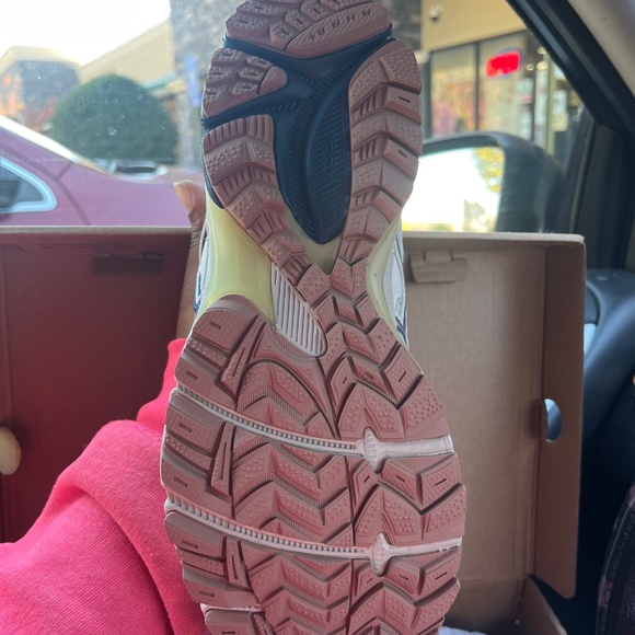 ASICS size 7 - Picture 3 of 4